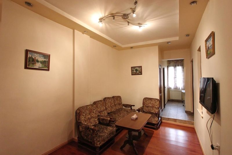 Jasmin Apt With Balcony At Republic Square & Ruben Tours Єреван Екстер'єр фото